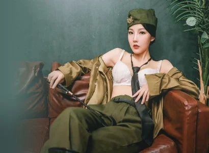 Anh chàng địt nữ thủ trưởng vú to xinh đẹp