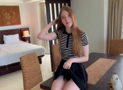 Anh chàng cô đơn đi nghỉ cưa cẩm cô lễ tân rồi phang