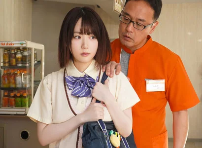 Người quản lý xử lý hành vi ăn cắp vặt của em gái trong cửa hàng